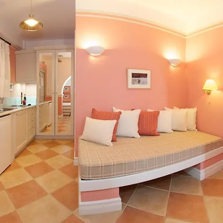 Roi Boutique 4*